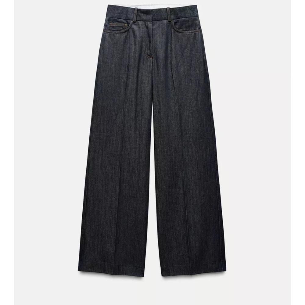 Zara High Waisted Straight Leg Jeans (size 6)